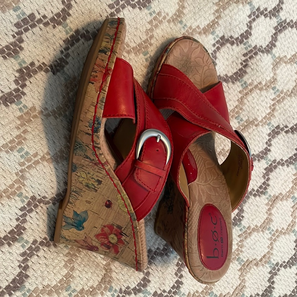 BOC big buckle red floral heeled wedges size 7